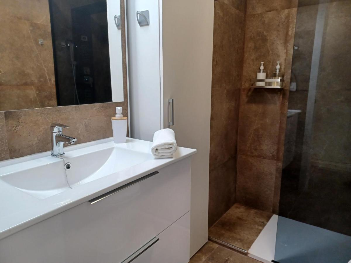 Apartamento Acogedor Junto A Calle Betis, Triana-Los Remedios Sevilla Eksteriør bilde