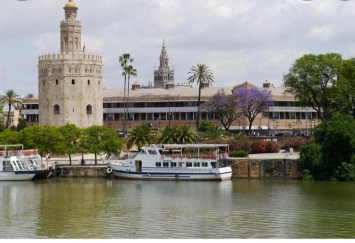 Apartamento Acogedor Junto A Calle Betis, Triana-Los Remedios Sevilla Eksteriør bilde